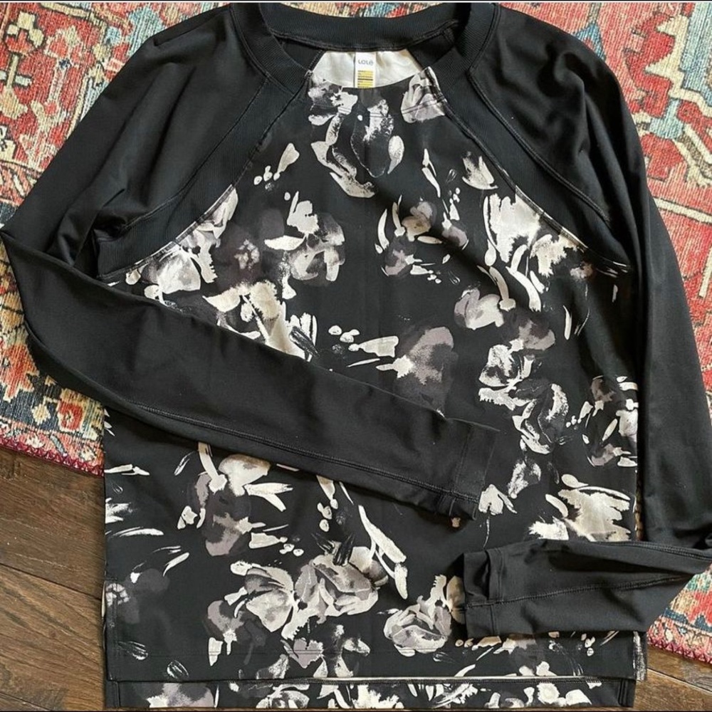 Ladies Lolë lightweight sweater